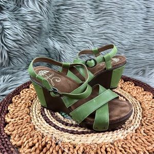 Dansko Frida Sz 39 /8.5-9 Green Leather Strappy Slingback Wood Wedge Sandals